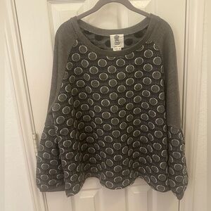 Lili’ Closet Gray Polka Dot Top